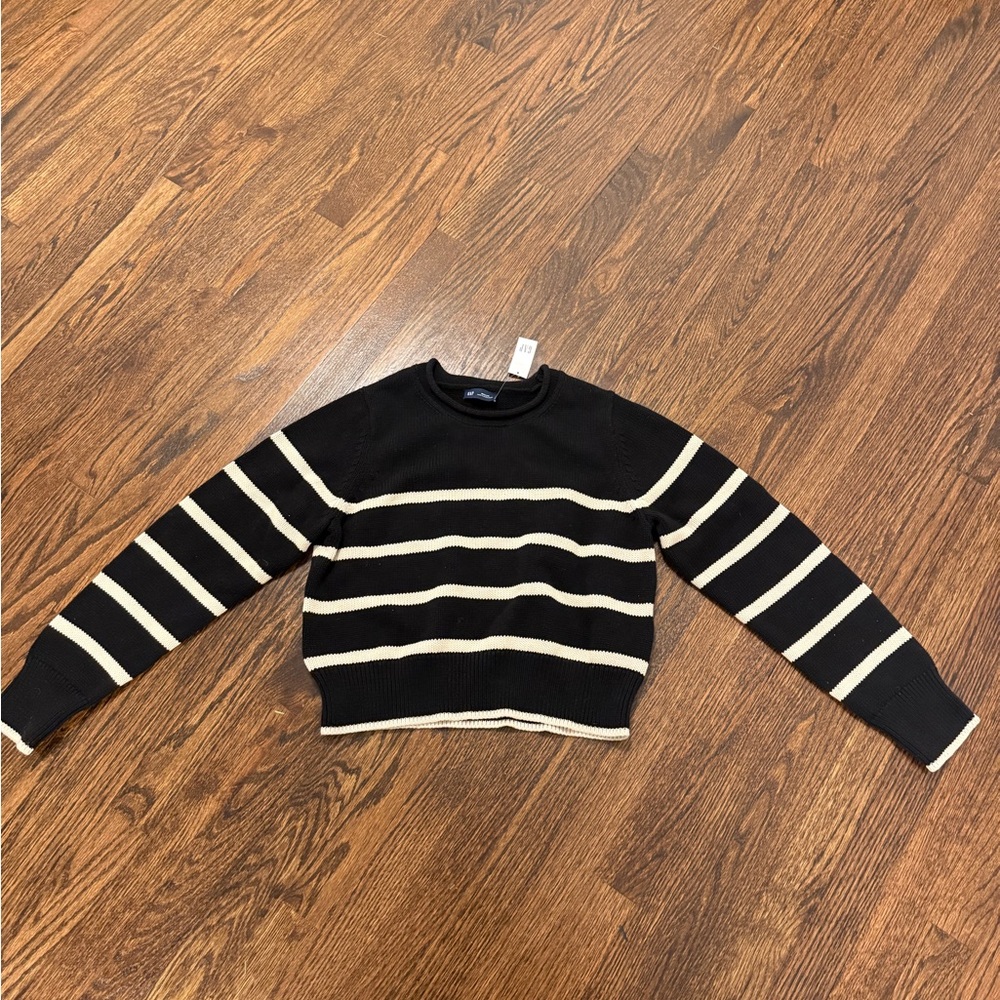 GAP Women's Black and Cream Striped Sweater